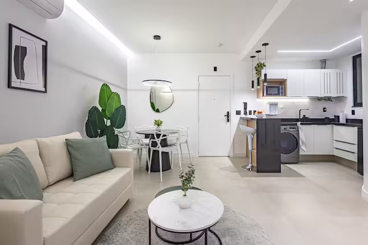 Apartamento 45m² reformado no Rio de Janeiro — projeto completo gerenciado remotamente da Alemanha